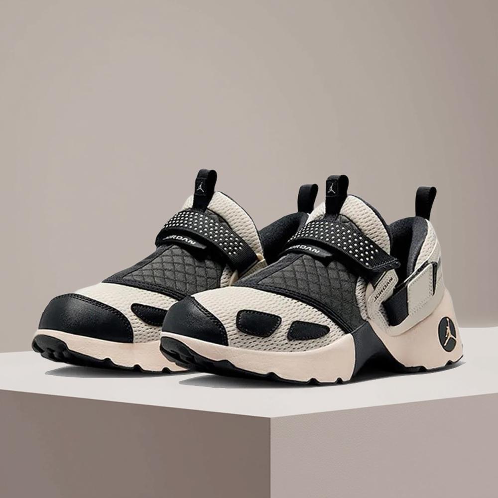 Women Shoes Nike - Nike TRUNNER LX: Stylish, Versatile, Comfortable,