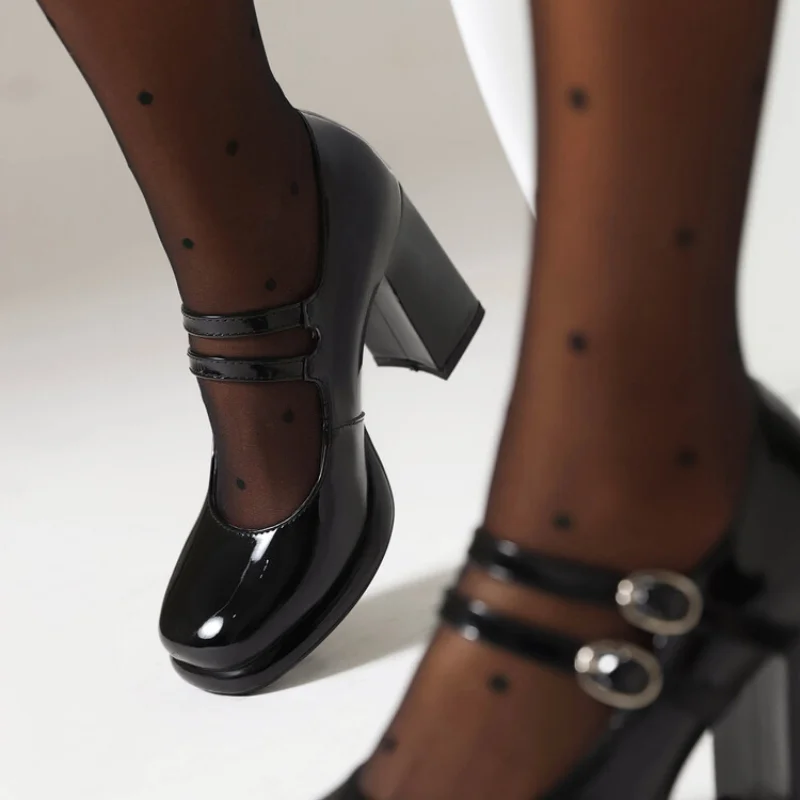 2024 New Patent Leather Double - Women'S Shoes Big Feet 评论和价格
